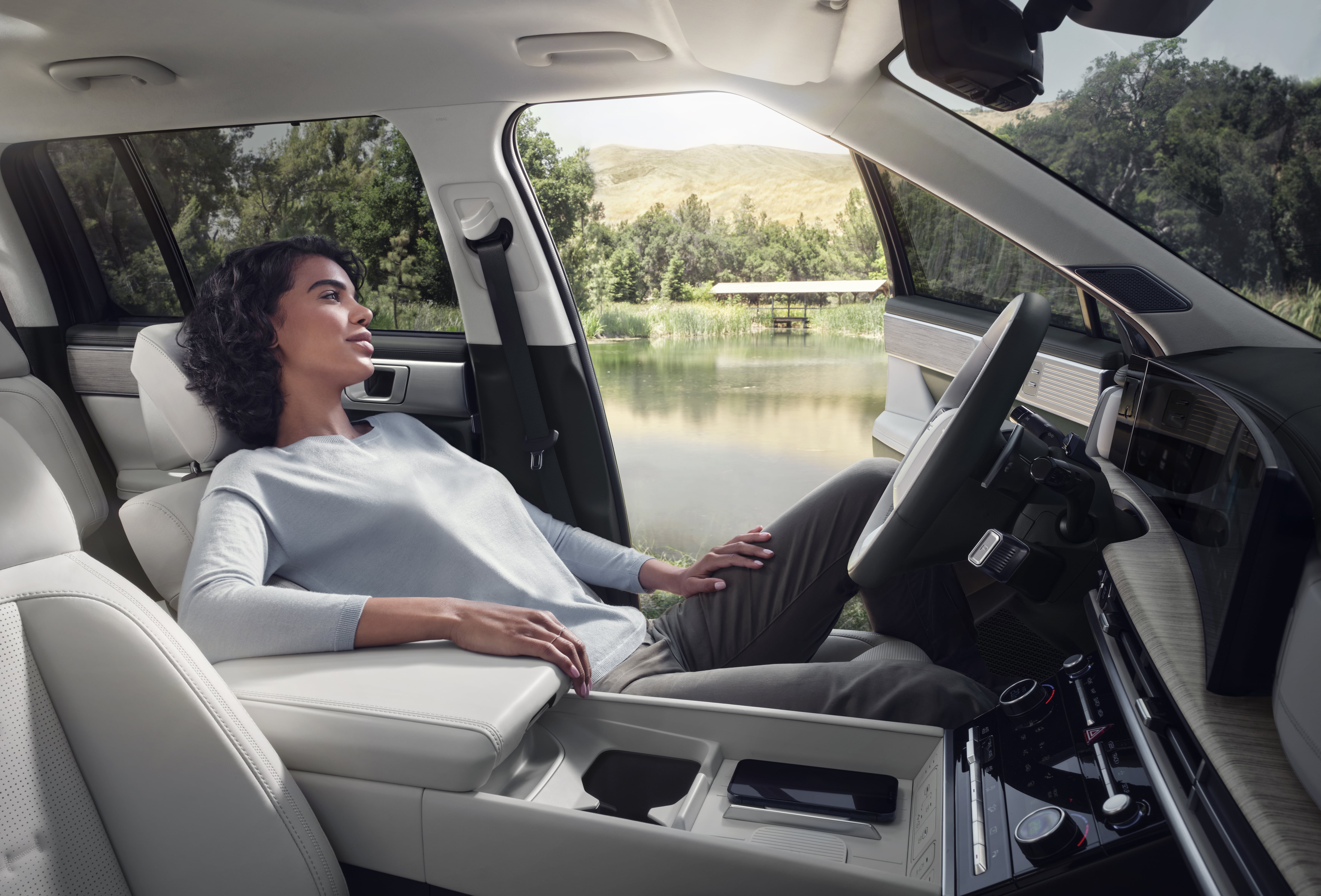 Bild 3 von Hyundai SANTA FE Signature/ Komfort Paket/ Technik Paket/ Interior: Forest Green